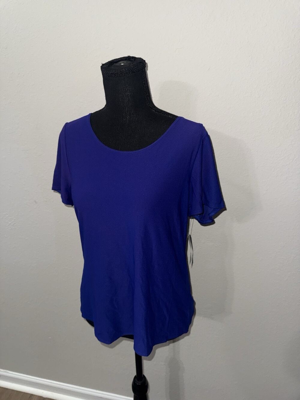 NWT East 5th Essentials Women Medium Royal Blue Short Sleeve Scoop Neck Blouse